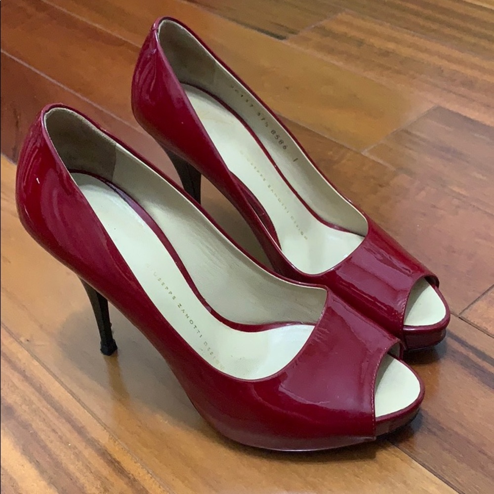 Giuseppe Zanotti design maroon heel